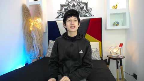 Snapshot of emmo_boy chatting on October 22, 12:49 pm SERGIO online show from October 22, 12:49 pm