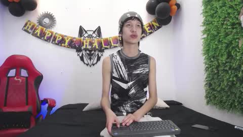 Snapshot of emmo_boy chatting on October 30, 1:01 pm SERGIO online show from October 30, 1:01 pm