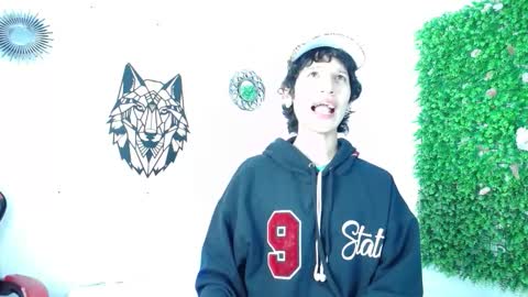 Snapshot of emmo_boy chatting on December 1, 12:32 pm SERGIO online show from December 1, 12:32 pm