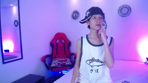 Snapshot of emmo_boy chatting on January 5, 8:34 pm SERGIO online show from January 5, 8:34 pm