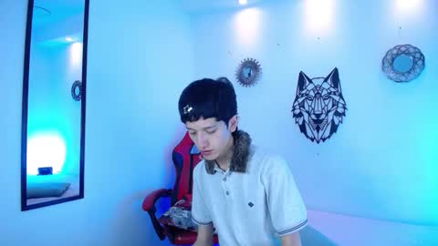 Snapshot of emmo_boy chatting on January 8, 8:33 pm SERGIO online show from January 8, 8:33 pm