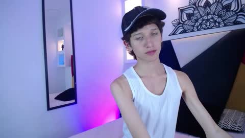 Snapshot of emmo_boy chatting on January 31, 8:40 pm SERGIO online show from January 31, 8:40 pm