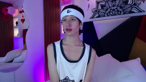 Snapshot of emmo_boy chatting on February 12, 8:15 pm SERGIO online show from February 12, 8:15 pm