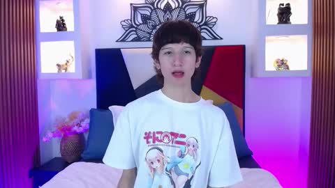 Snapshot of emmo_boy chatting on March 1, 8:22 pm SERGIO online show from March 1, 8:22 pm