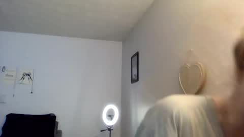 Snapshot of emmwarr1514 chatting on January 17, 12:43 pm emmwarr1514 online show from January 17, 12:43 pm