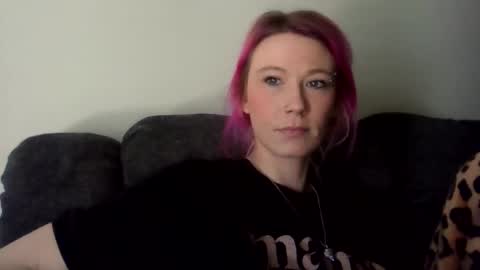 Snapshot of emmwarr1514 chatting on February 10, 4:44 pm emmwarr1514 online show from February 10, 4:44 pm