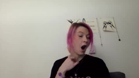 Snapshot of emmwarr1514 chatting on February 11, 3:39 pm emmwarr1514 online show from February 11, 3:39 pm