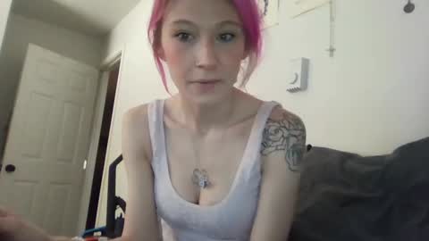 Snapshot of emmwarr1514 chatting on February 13, 3:30 pm emmwarr1514 online show from February 13, 3:30 pm