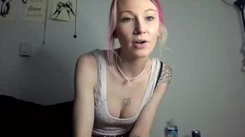 Snapshot of emmwarr1514 chatting on March 3, 12:44 pm emmwarr1514 online show from March 3, 12:44 pm