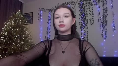 Snapshot of emmy_m00n chatting on December 7, 8:00 am Emily Johny online show from December 7, 8:00 am