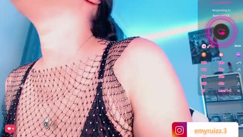 Snapshot of emmy_ruiz chatting on December 15, 10:37 pm Emmy Ruiz - independent model online show from December 15, 10:37 pm