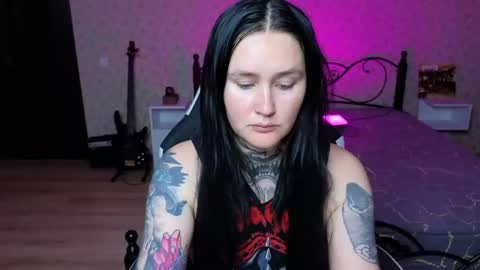 Snapshot of emmybrightj_ chatting on May 1, 4:33 pm Emmy Bright 50 online show from May 1, 4:33 pm