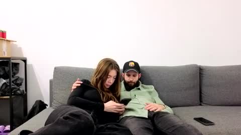 Em online show from February 28, 11:06 pm