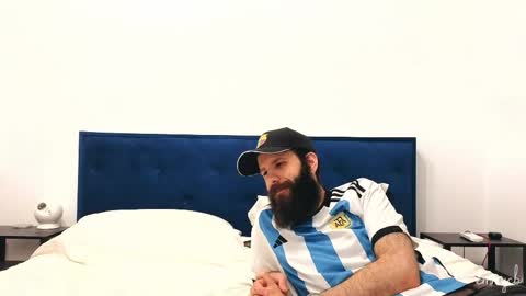 Em online show from June 8, 1:50 am