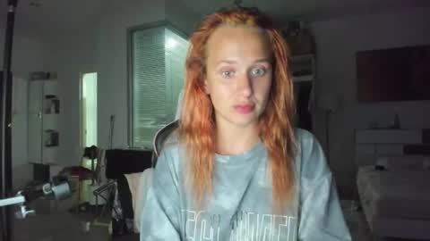 Snapshot of emmyfoxxofficial chatting on August 2, 12:03 pm Emmylie online show from August 2, 12:03 pm