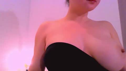 M online show from April 9, 4:45 am