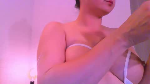 Snapshot of empierce chatting on April 30, 8:04 pm M online show from April 30, 8:04 pm