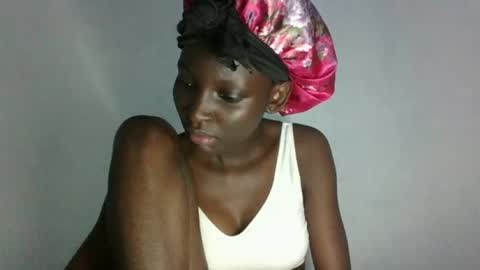 Snapshot of empress_ivy1 chatting on June 11, 7:12 pm empress_ivy1 online show from June 11, 7:12 pm
