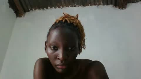 Snapshot of empress_ivy1 chatting on June 20, 7:33 am empress_ivy1 online show from June 20, 7:33 am