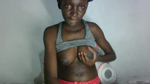 Snapshot of empress_ivy1 chatting on July 14, 6:35 pm empress_ivy1 online show from July 14, 6:35 pm