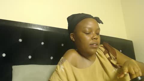 Snapshot of empressvee25 chatting on December 22, 8:50 pm empress online show from December 22, 8:50 pm