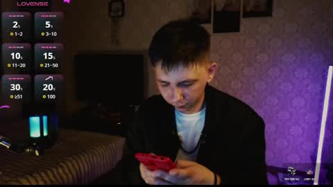 Snapshot of emveeboy96 chatting on March 26, 10:15 pm emveeboy96 online show from March 26, 10:15 pm