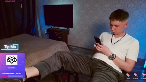 Snapshot of emveeboy96 chatting on April 21, 6:34 pm emveeboy96 online show from April 21, 6:34 pm