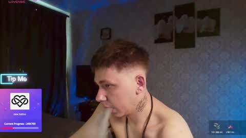 Snapshot of emveeboy96 chatting on April 25, 6:38 am emveeboy96 online show from April 25, 6:38 am