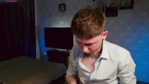 Snapshot of emveeboy96 chatting on May 7, 6:24 pm emveeboy96 online show from May 7, 6:24 pm