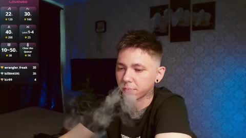 Snapshot of emveeboy96 chatting on May 16, 6:21 am emveeboy96 online show from May 16, 6:21 am