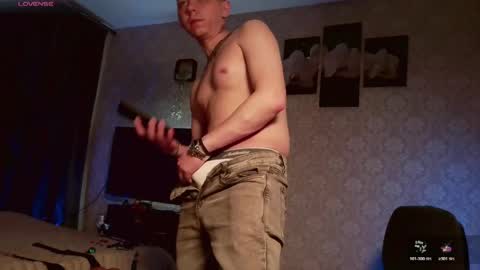 Snapshot of emveeboy96 chatting on May 21, 9:00 pm emveeboy96 online show from May 21, 9:00 pm