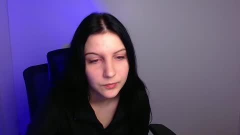 Snapshot of emxma chatting on November 11, 1:55 pm Emma online show from November 11, 1:55 pm