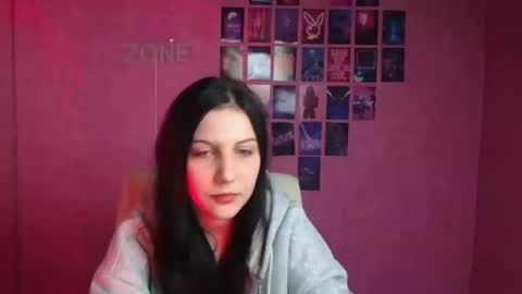 Emma online show from November 14, 6:28 pm