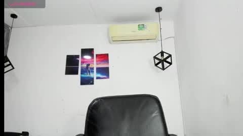 Snapshot of emy_0 chatting on December 9, 7:50 am Emy online show from December 9, 7:50 am