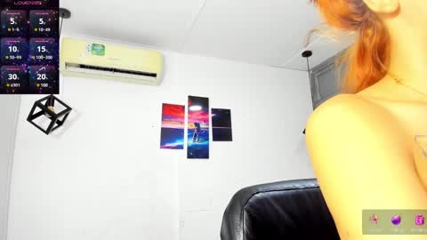 Snapshot of emy_0 chatting on December 27, 3:09 am Emy online show from December 27, 3:09 am