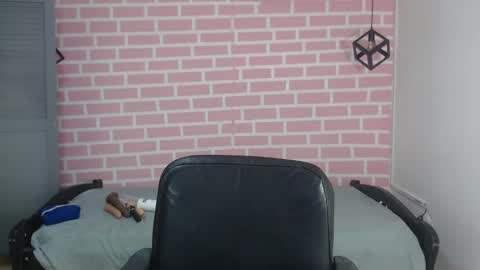 Snapshot of emy_0 chatting on January 24, 10:08 pm Emy online show from January 24, 10:08 pm