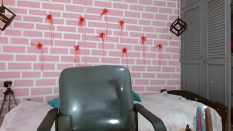 Snapshot of emy_0 chatting on March 10, 8:12 pm Emy online show from March 10, 8:12 pm