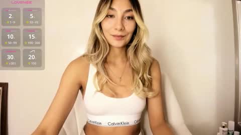 emyconneer online show from November 17, 10:48 pm