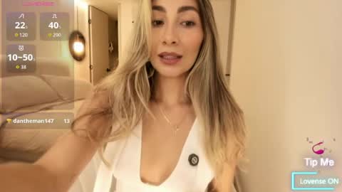 emyconneer online show from June 9, 8:20 pm