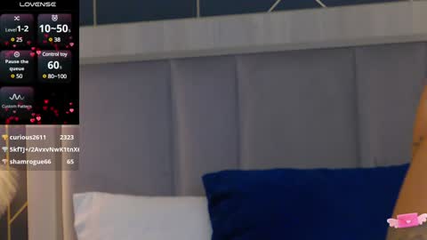 Snapshot of emylaveau chatting on December 4, 10:02 am Emy online show from December 4, 10:02 am