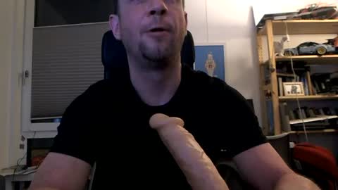 Snapshot of emzett chatting on June 14, 12:08 am emzett online show from June 14, 12:08 am