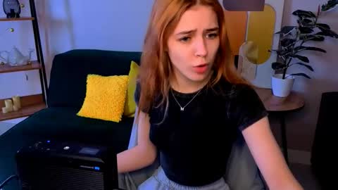 enchanted_bella online show from March 3, 10:43 am