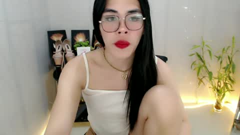 Snapshot of enchantress_mia03 chatting on June 30, 4:46 am enchantress_mia03 online show from June 30, 4:46 am
