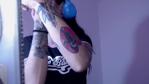 Snapshot of enchantressqueen chatting on July 29, 10:41 pm EnchantressQueen online show from July 29, 10:41 pm
