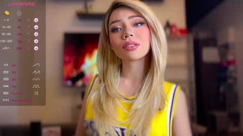 Snapshot of enchatressdixie chatting on December 16, 11:28 pm dixie online show from December 16, 11:28 pm