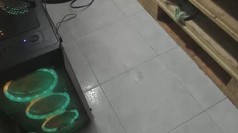 Snapshot of energio_19 chatting on February 19, 1:34 am Gio online show from February 19, 1:34 am