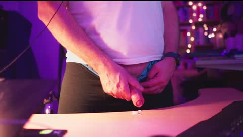 uk online show from December 19, 1:39 am