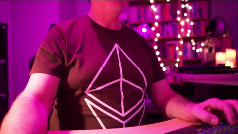 uk online show from November 20, 11:48 pm