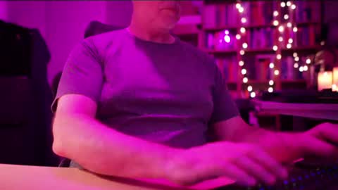Snapshot of energybra chatting on July 31, 11:15 pm uk online show from July 31, 11:15 pm