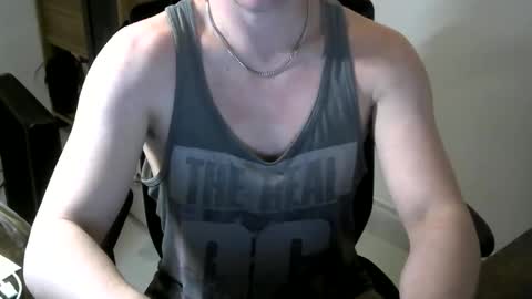 Snapshot of englishboi23 chatting on March 3, 12:17 am English Boy online show from March 3, 12:17 am